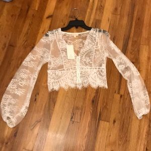 Gorgeous white late long sleeve crop top